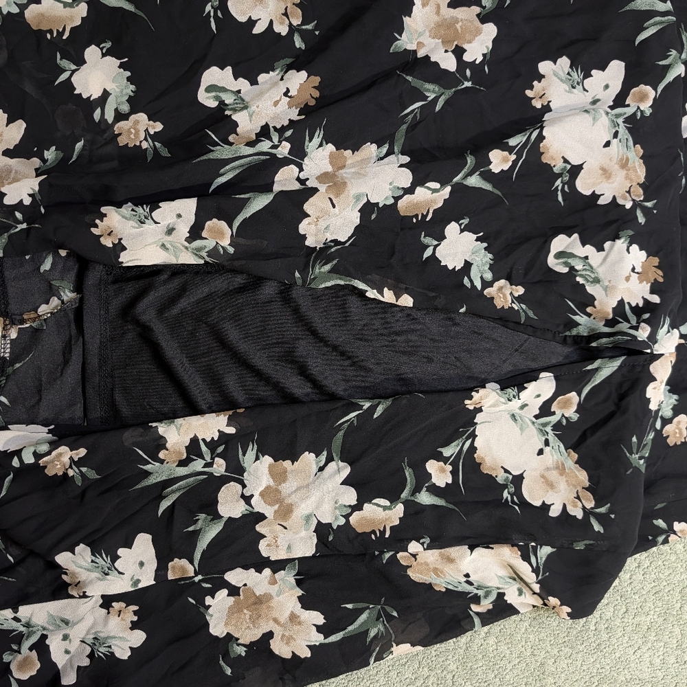 Petal & Pup Black Floral Midi Dress - Picture 11 of 16